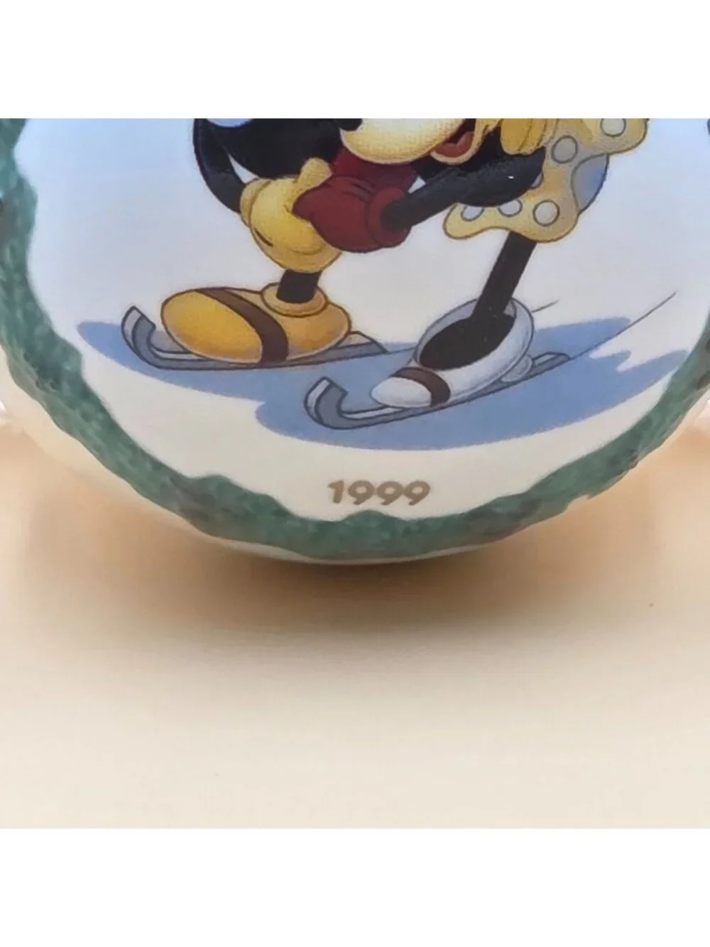 WDCC Walt Disney on Ice Mickey and Minnie 1999 Annual Ornament